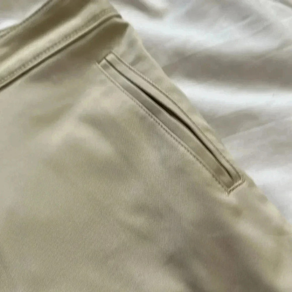 Lady Hagen khaki shorts size 12 golf - Picture 3 of 5